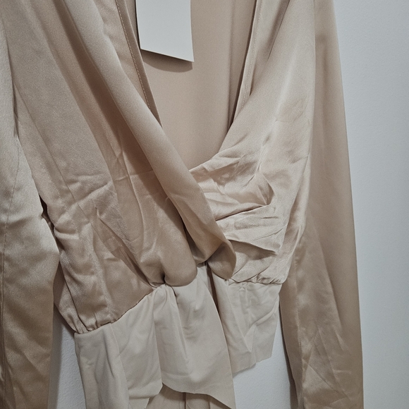 Missguided drape plunge flared sleeve bodysuit - Picture 6 of 7